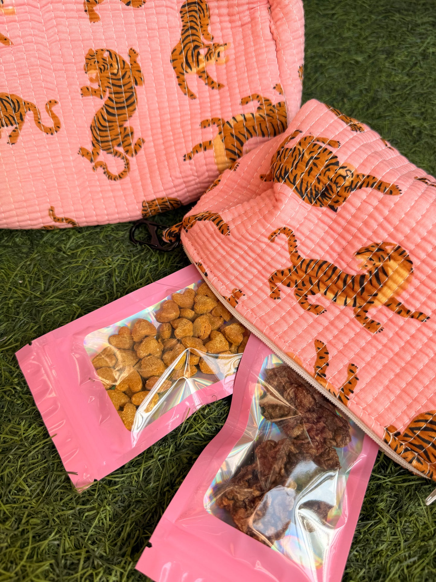 The Pawch Set